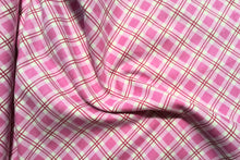 Charger l&#39;image dans la galerie, Pink/White Check Flannel Fabric - 1/2 Meter
