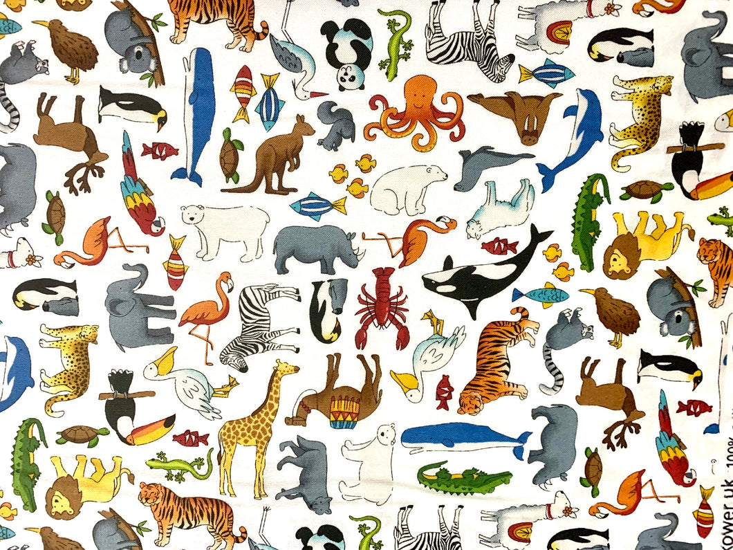 Wildlife by Makower UK - White Fabric - 1/2 Meter - Cotton Fabric